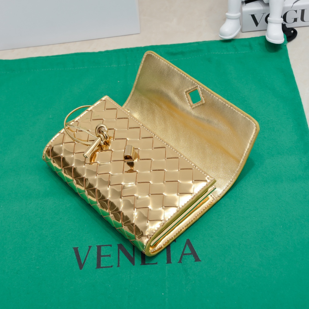 Bottega Veneta Clutch Bags